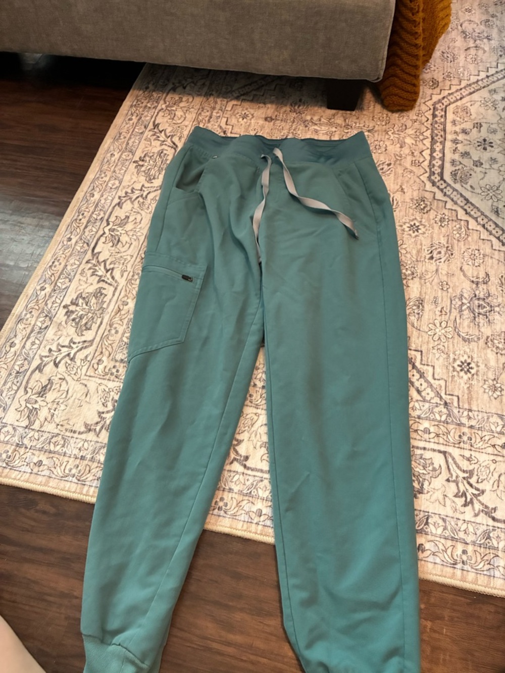 Figs scrubs - Picture 2 of 4